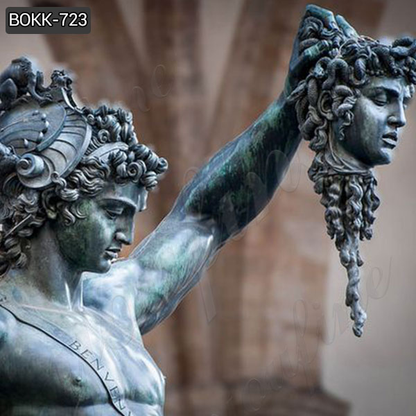 Outdoor Bronze Perseus holds Medusa Skull Sculpture for Sale 