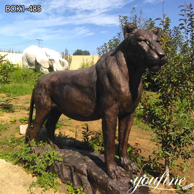 Majestic Large Bronze Lion Statue for Outdoor Spaces
